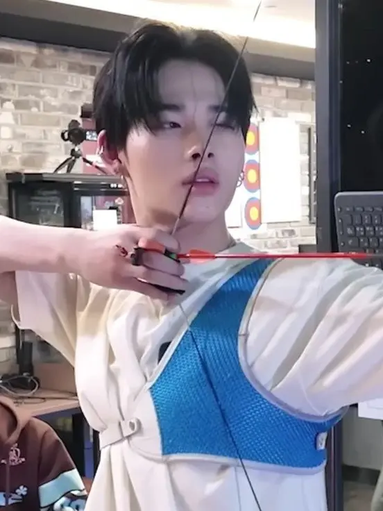 Echovibe7392의 𝑨𝒓𝒄𝒉𝒆𝒓 🏹 𝑵𝒊𝒌𝒊/𝑹𝒊𝒌𝒊🐣... ꨄ