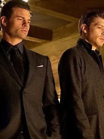 Riley_Potvin97의 Klaus and Elijah Mikaelson