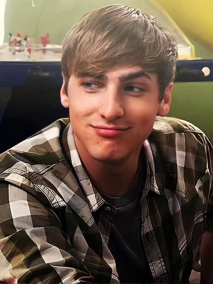Tpwkmultifandom의 Kendall Knight