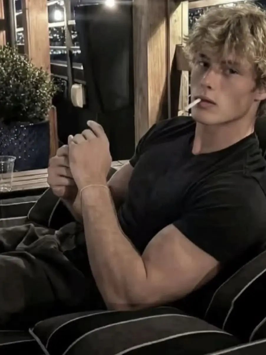 Heyyguys의 Caught jerking off🤫😁😉￼
