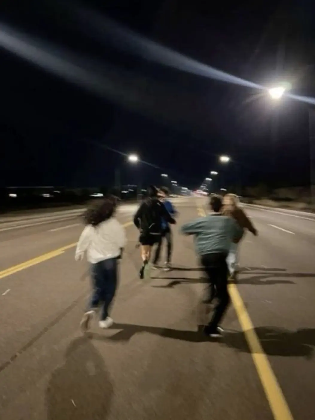 VainBongo0997의 Friend Group Sleepover