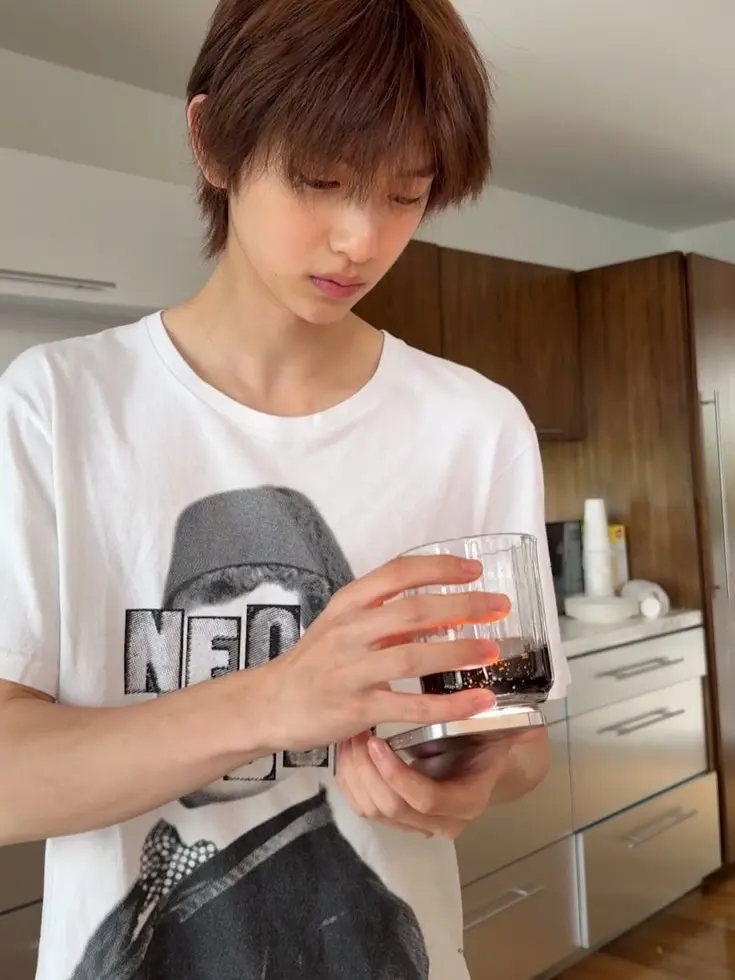 SevereChoke1059의 You're his makeup artist!!
