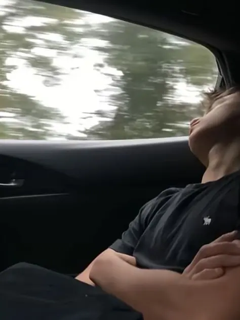 Winniethepoohgirl의 I'm taking pills 🍃 and sleeping in a car