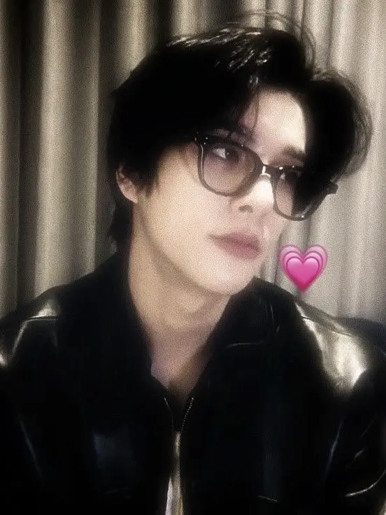 __vitalixy_sim의 shy boy bsf . • 🙈