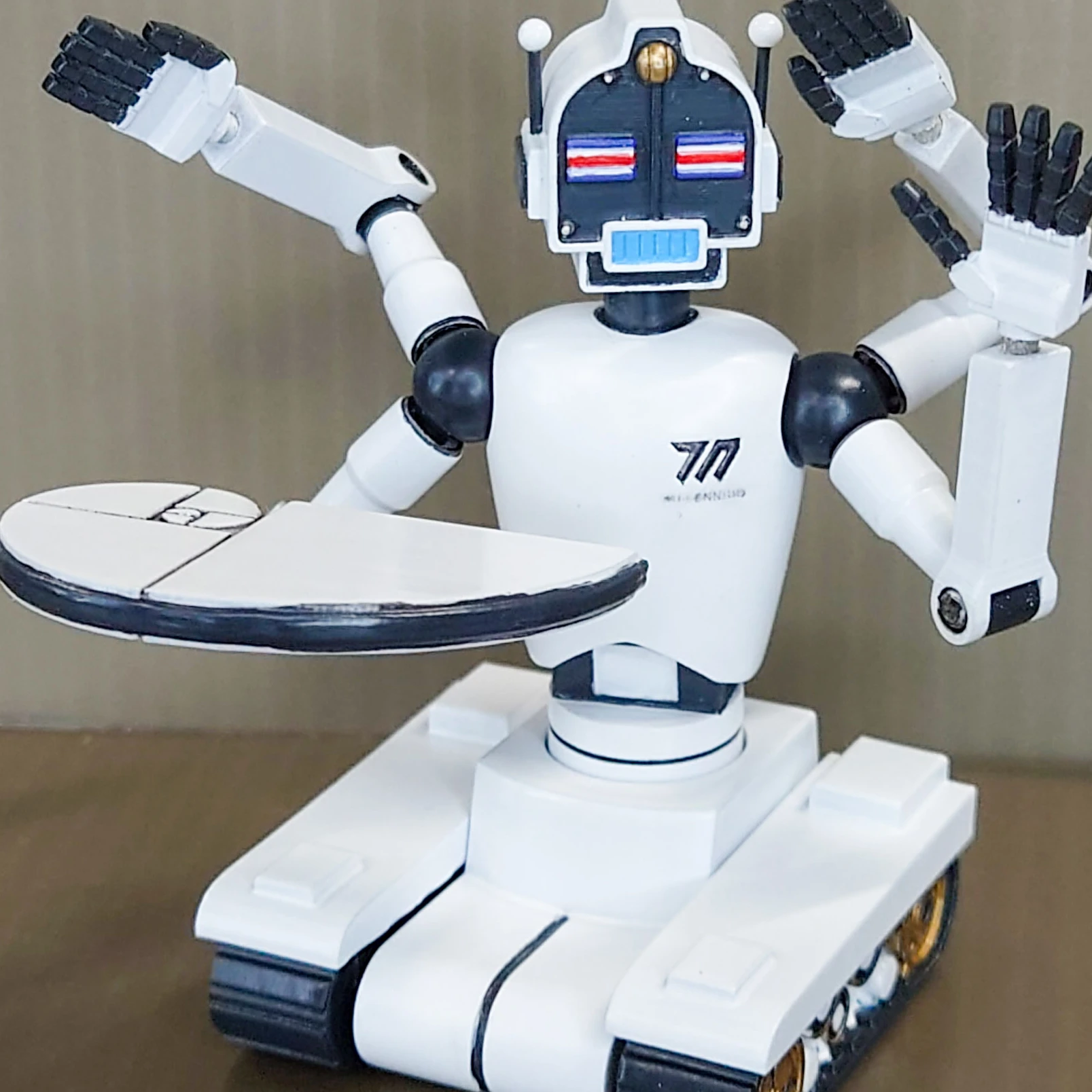 エンジ二ア部はロボットを作ったそうです。