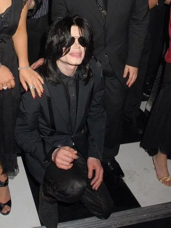 WryChalk1862의 Your dads bestfriend - Michael jackson