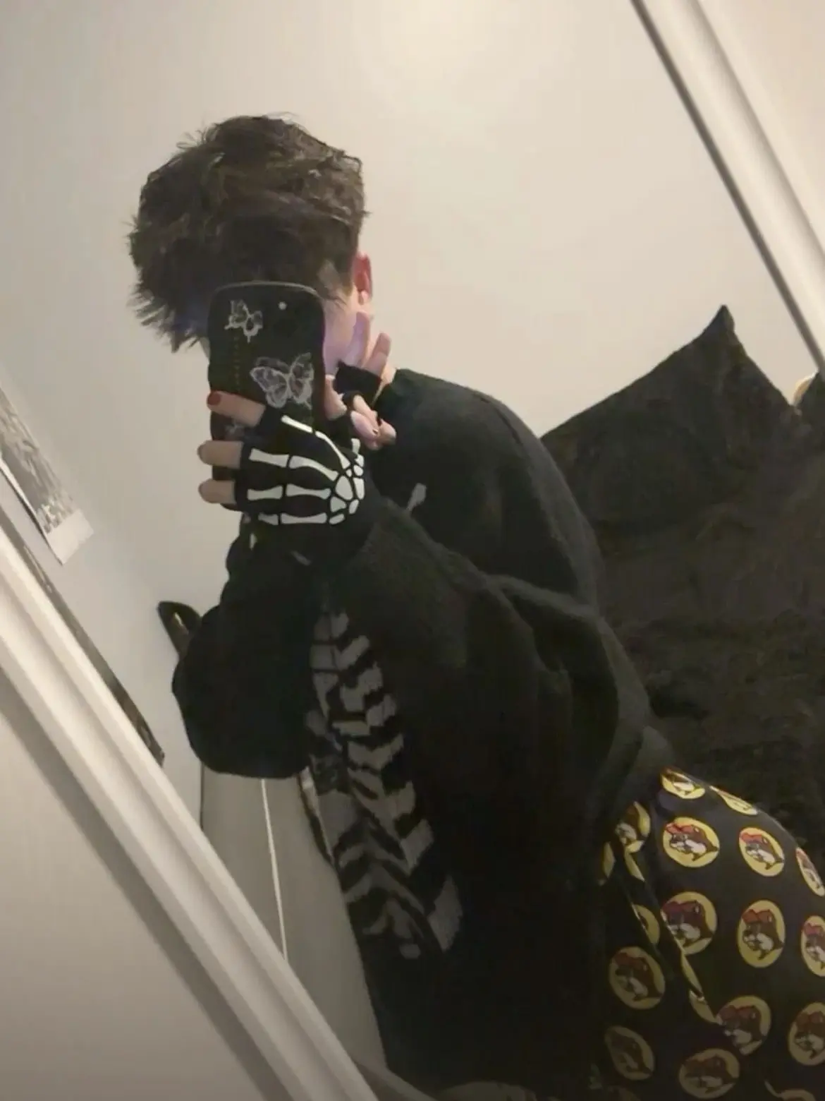 Wha.의 Cole - femboy roommate