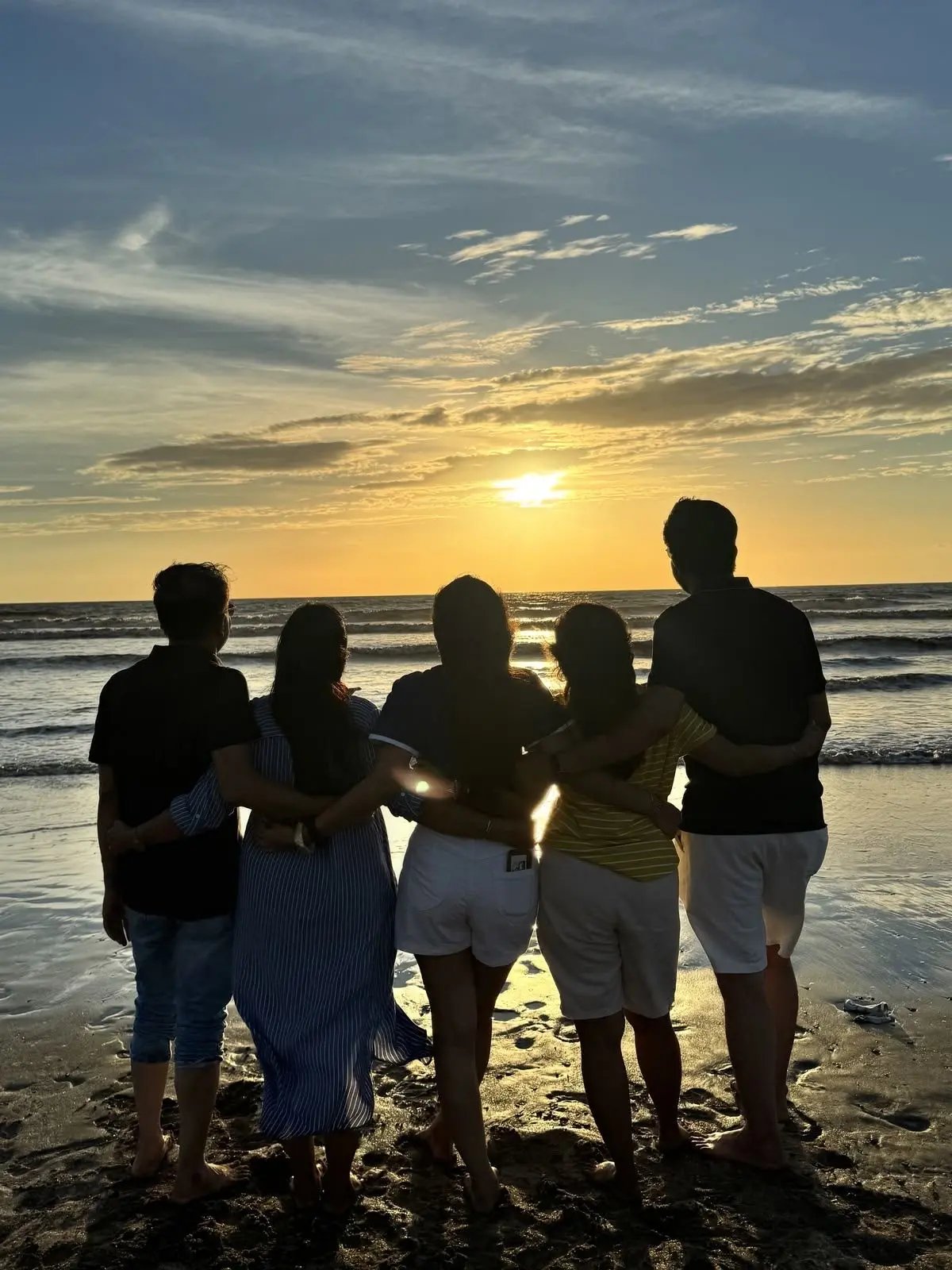 RigidPress2249의 Sunday Dinner at the Lopez-Evers