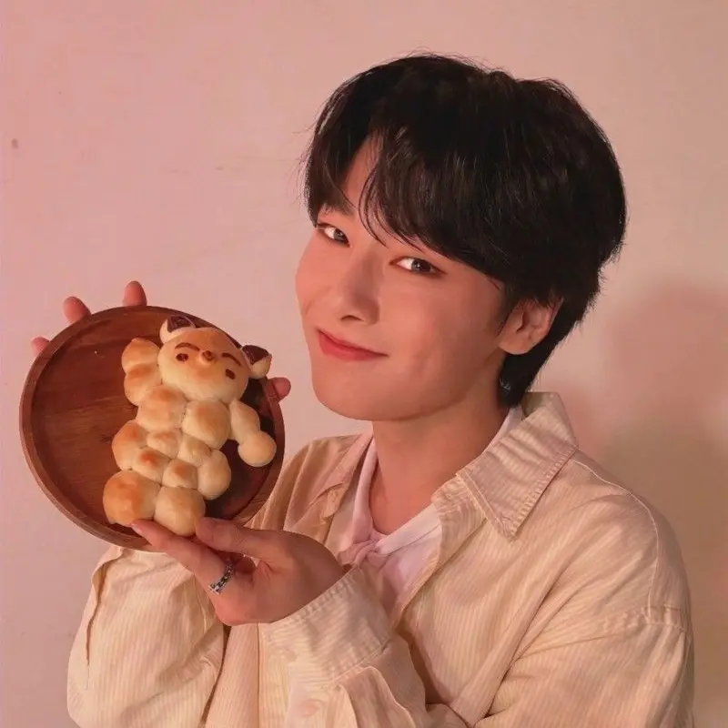 CrazyLinen2875의 편의전알바 하는 김승민