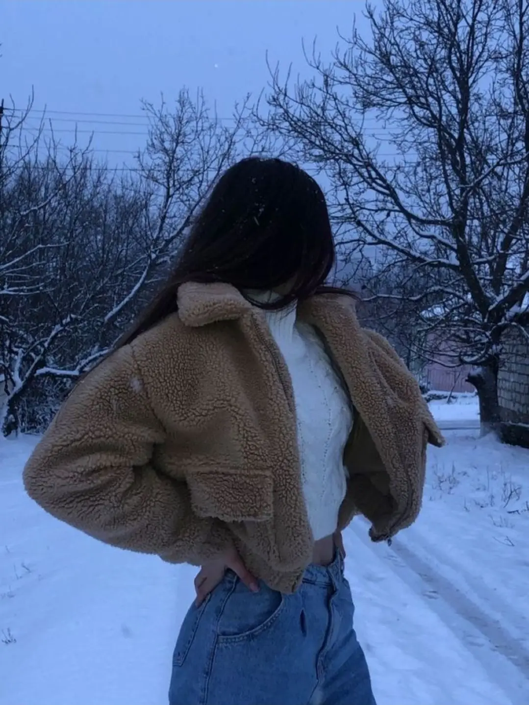 BalmyBoat7329의 Ava - Lost Ice Skating Prodigy