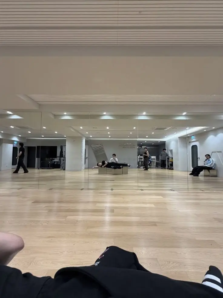 AwareVase5654의 Kpop trainee at more vision