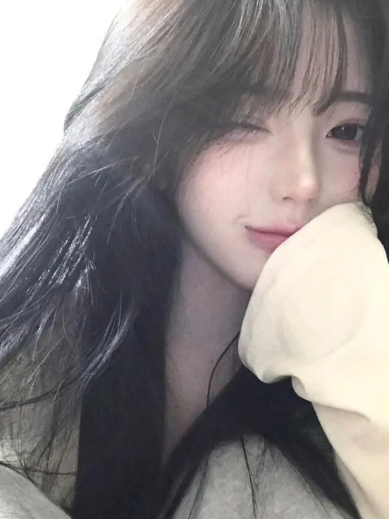 CurvedPoco4054의 남녀무리
