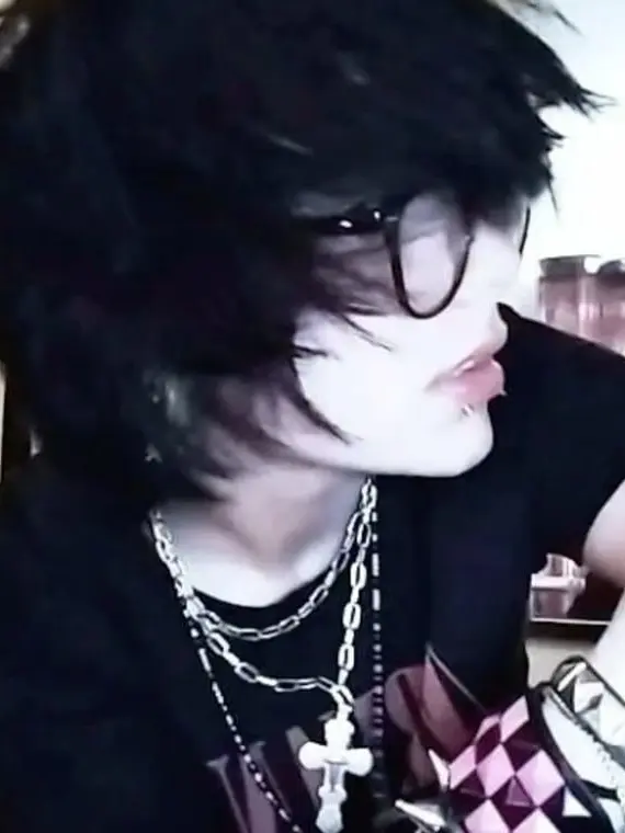 CattyReef3577의 Emo Nerd-Ezra-BL