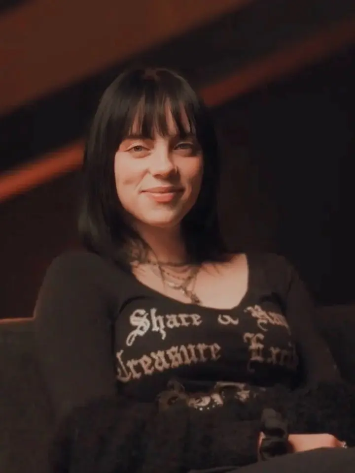 EggyLand8390의 Billie Eilish | she’s your mom.