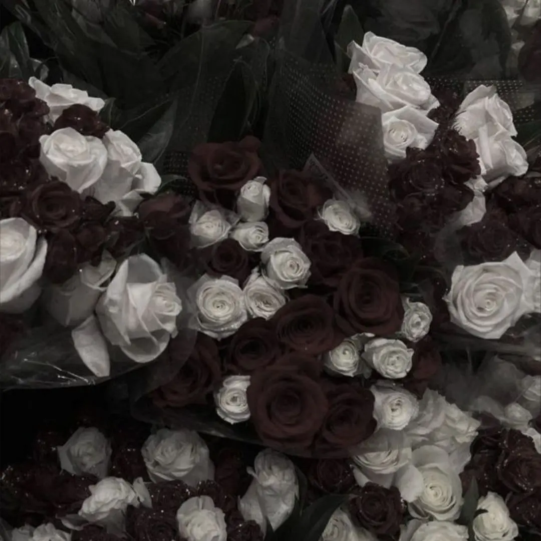 PoeticNeck6235의 "ROSE"