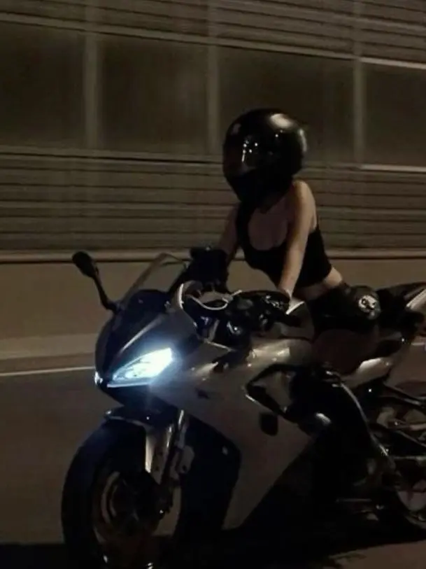 tlqkf_tlfkqn의 오토방구 타는 누나.