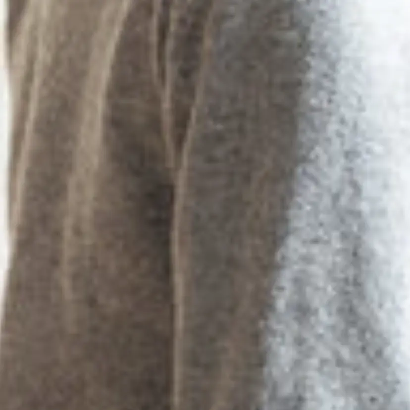 ScenicTwin7583의 マフィアの女ボスと心優しい青年。