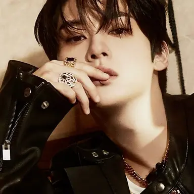 Profile image of Lee
