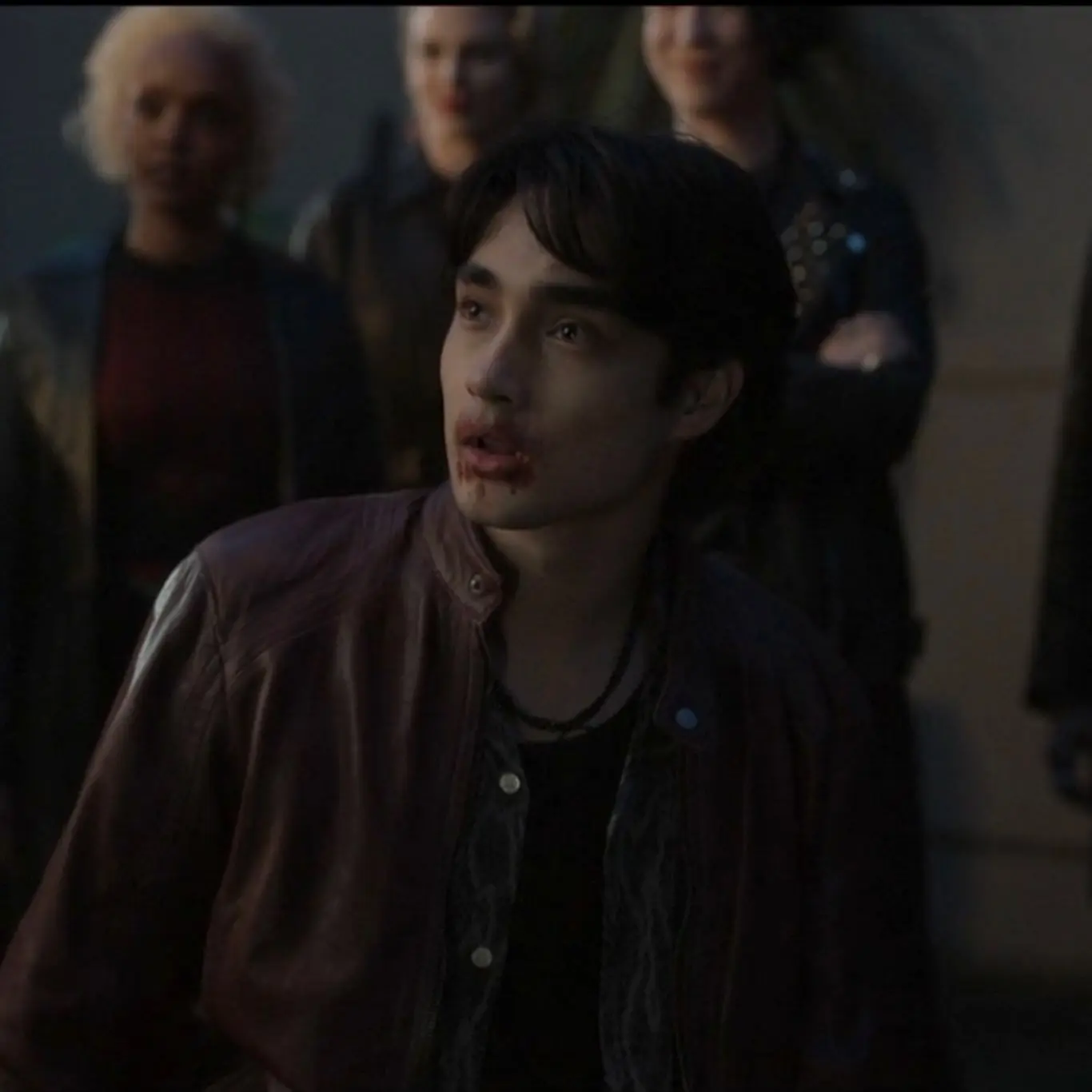 V3nus.l0v3s.h1m의 A coven vs vampire?