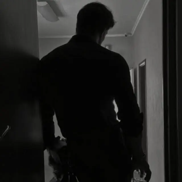 Markemeow의 Flowers and Obsession