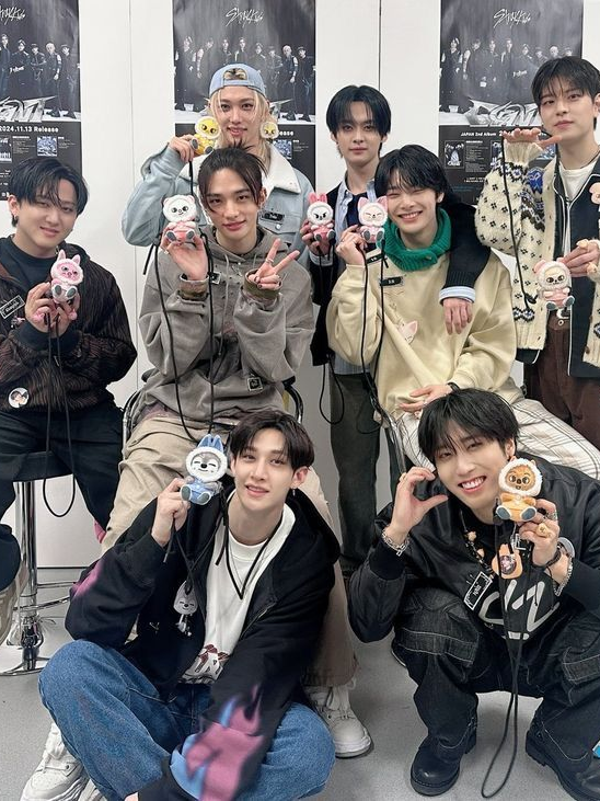 스트레이 키즈 9번째 멤버 되보기!! 대표 이미지