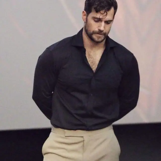 SmugShark8553의 Henry cavil