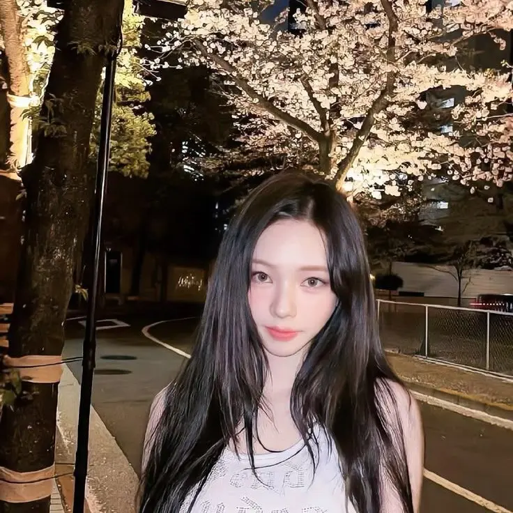 EarthyTax2858의 일찐 카리나