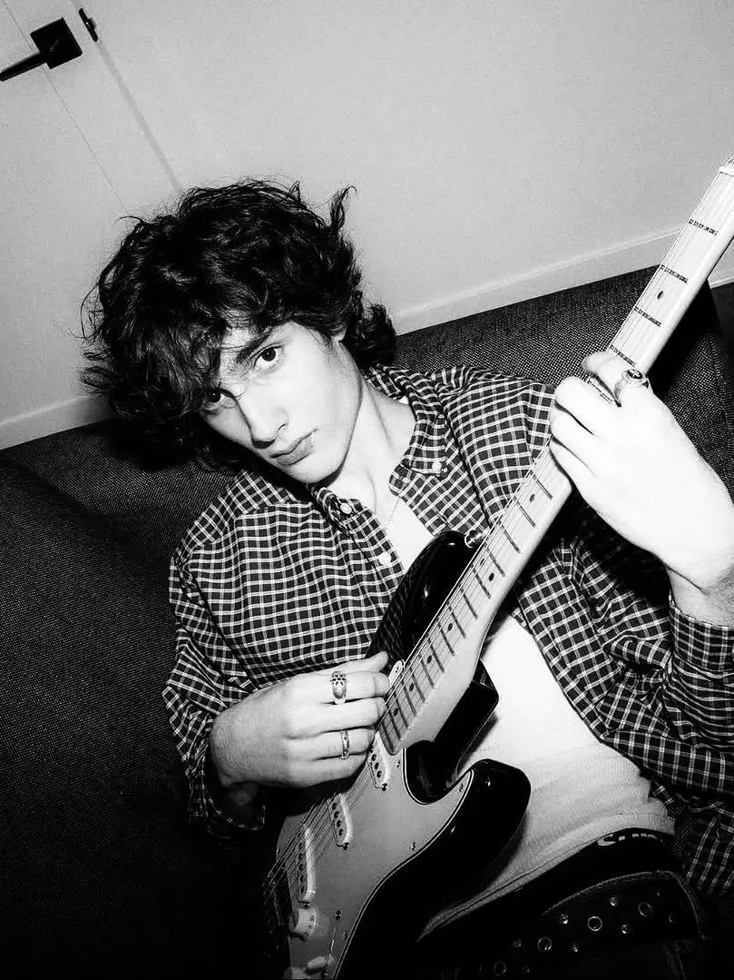 FussyIce1931의 When He Came Home