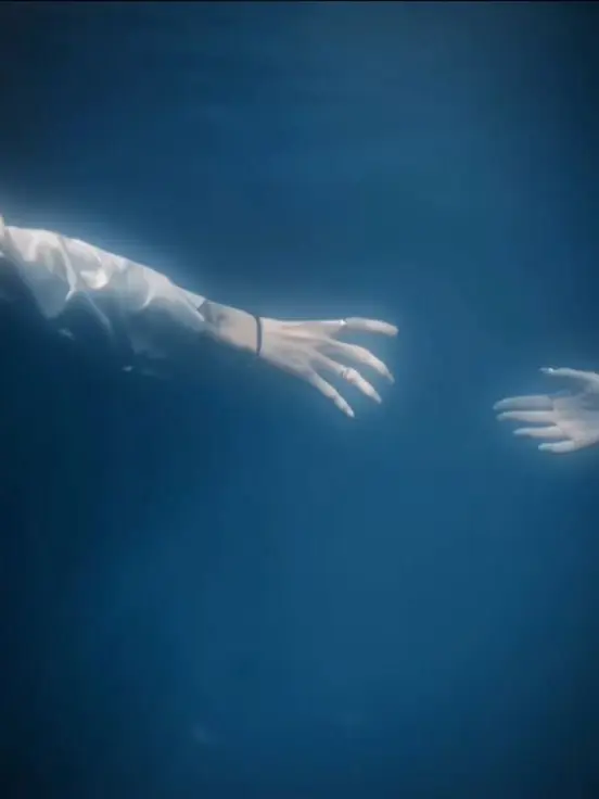 daughter의 🪶|외로워도이겨낼수있는이유는