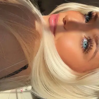 Profile image of Vivienne