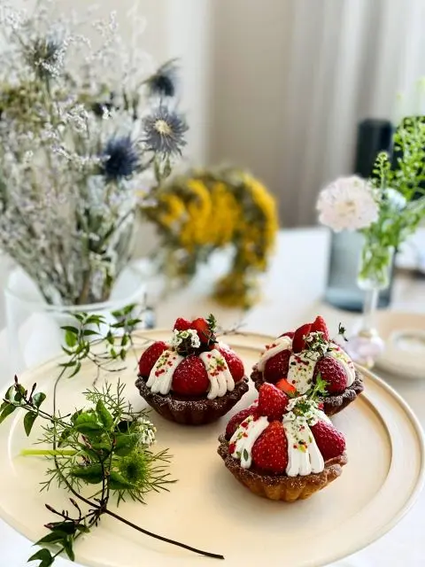 SpongyVole3866의 ケーキを食べるにはフォークが必要。