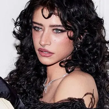 Profile image of Lisa.