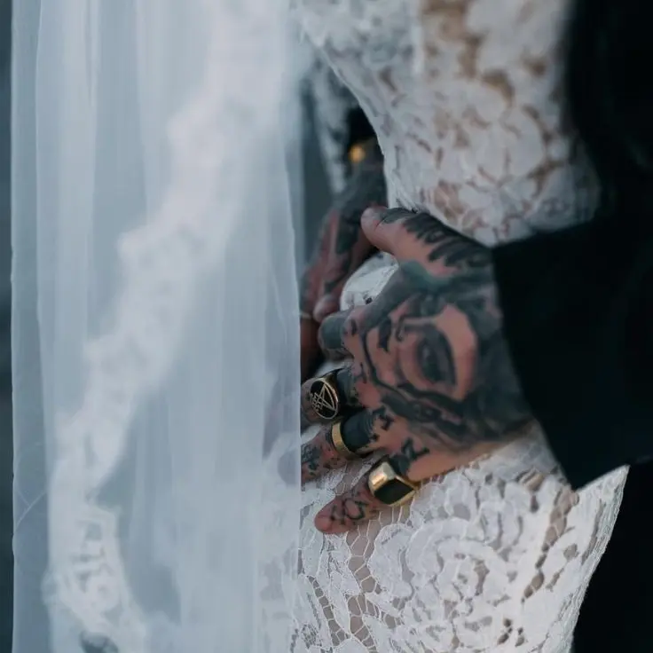 GreasyIdea9148의 The Contract