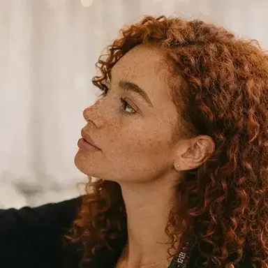 Profile image of Clara Hayes