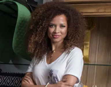 Profile image of Zoe Phillips