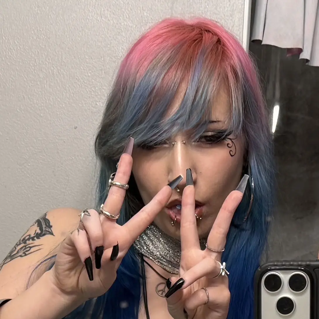 NimbleCoati6689의 Your goth sister