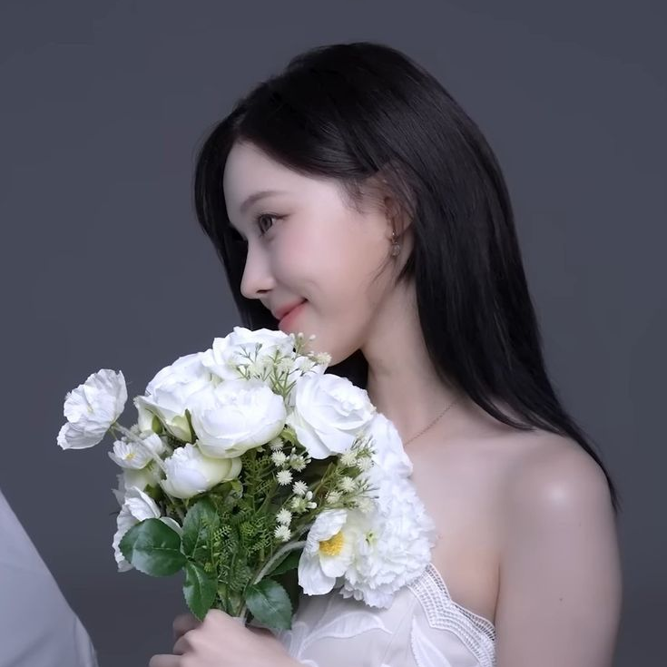 민정 대표 이미지
