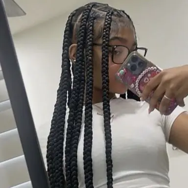 Profile image of Izzy