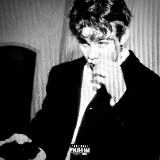 Val-klar의 Sneaking to His Place