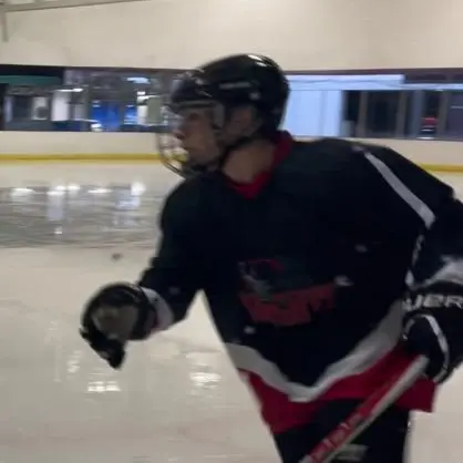 urmomsinmybedrightnow의 "See you on the ice."