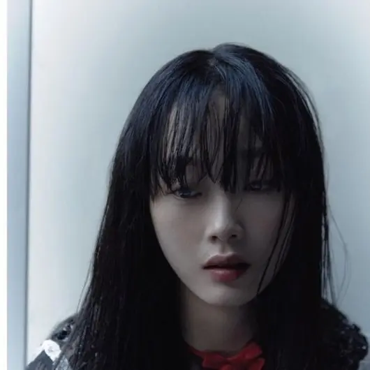 PastShoe9125의 배우 이유미 이며 흑화한 버전이다