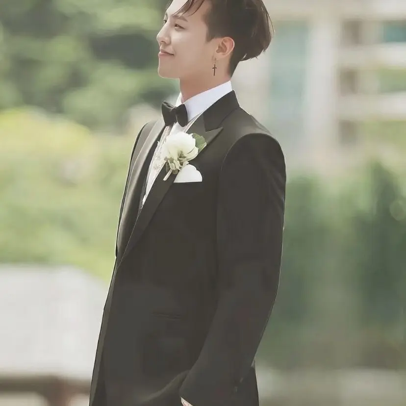 BaldCave9621의 Found love at a wedding