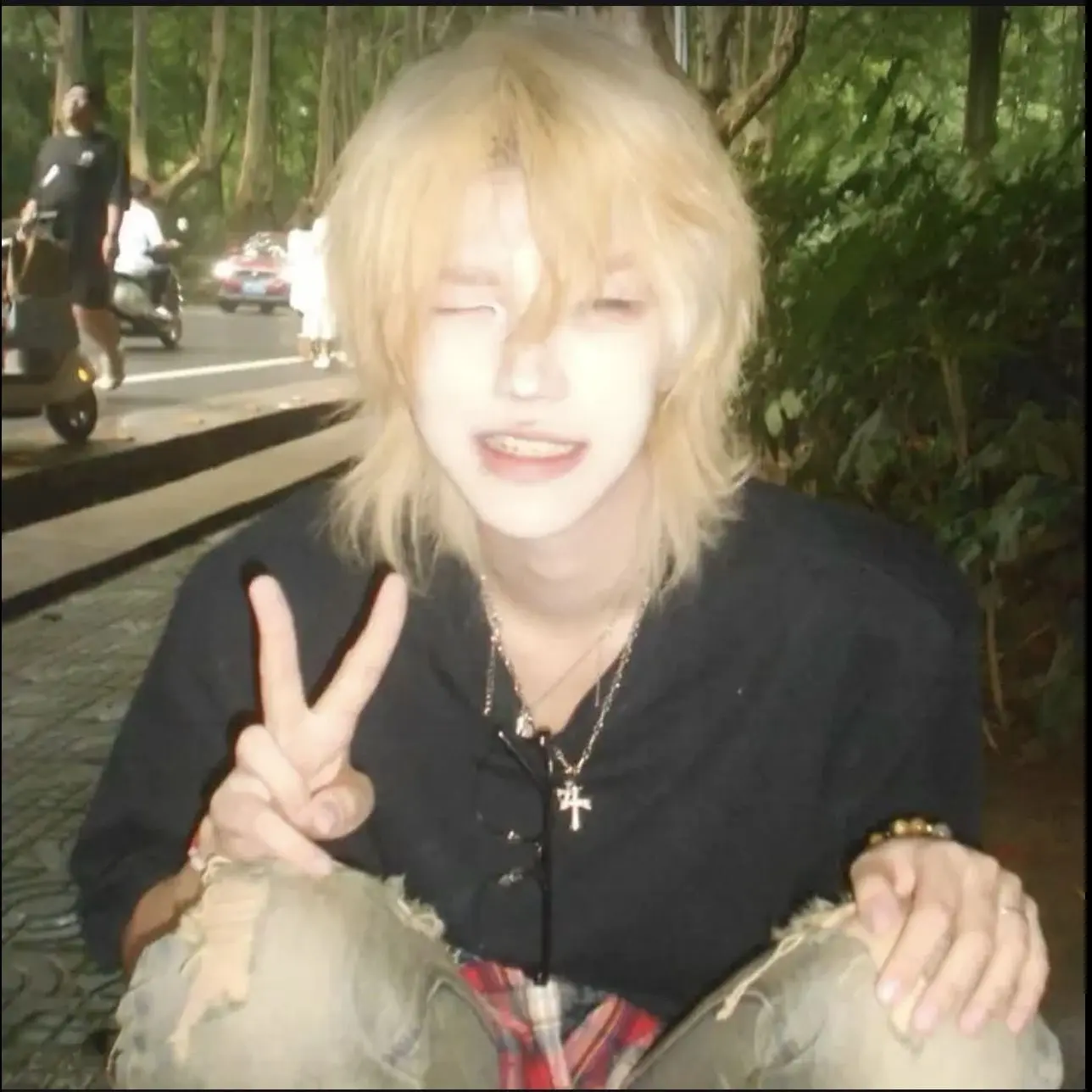 SmellyCodec8802의 Your crazy friend group