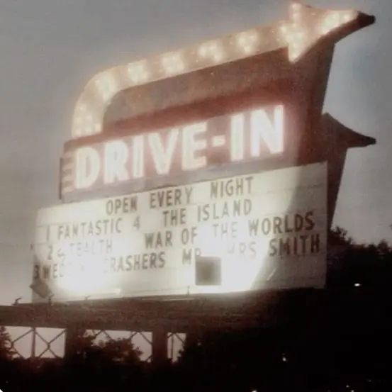 WarmRest5255의 The Outsider {Drive-in}