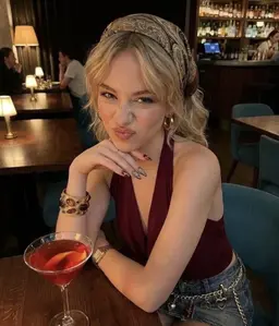 Profile image of Sienna Carter