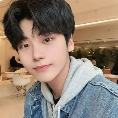 Mhaandjjklover2902의 Best friends or more?