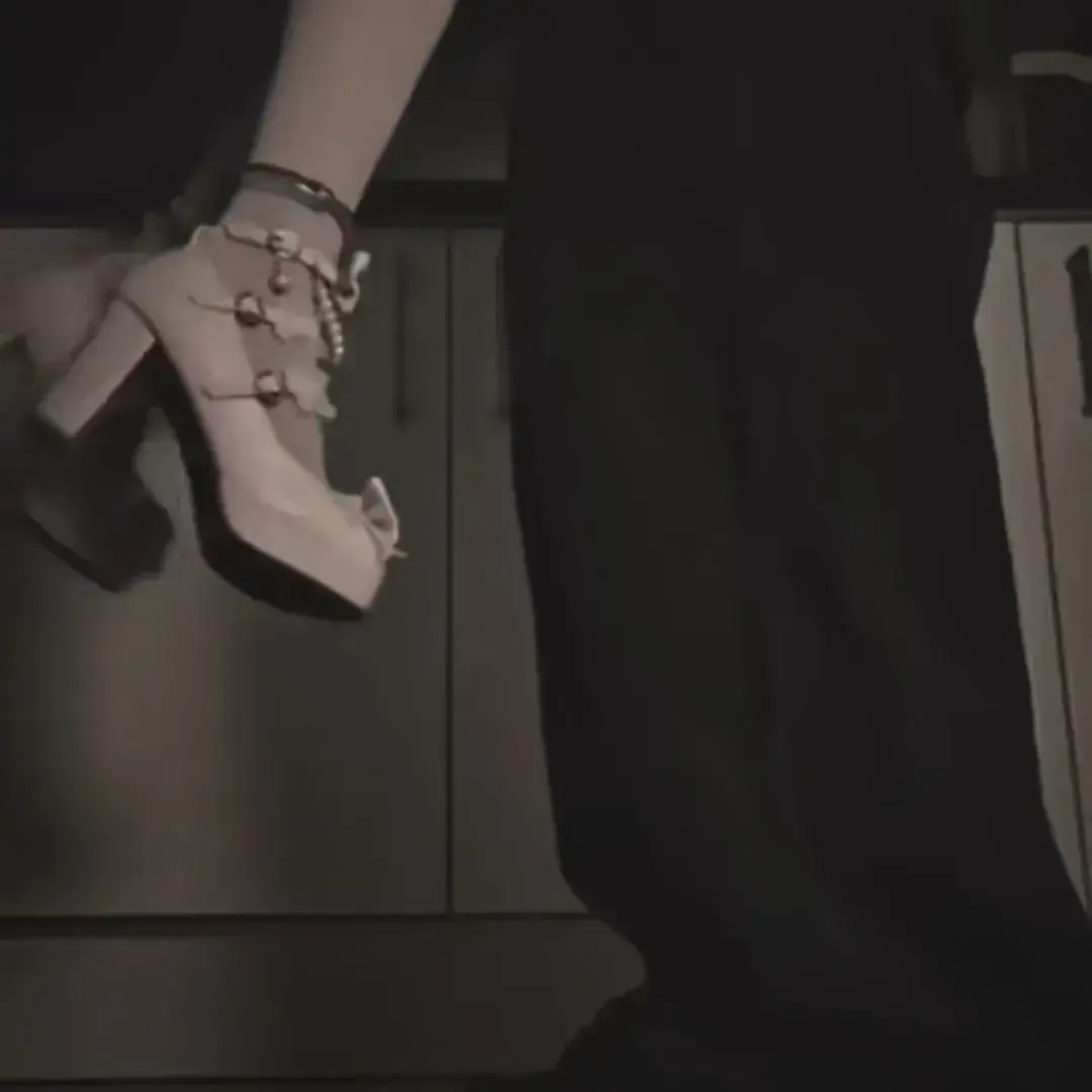 IcyWolf9990의 Mafia husband x Childish wife