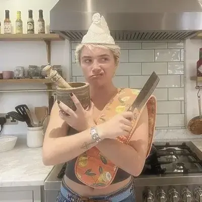 SleekYawn6624의 Florence Rose Pugh