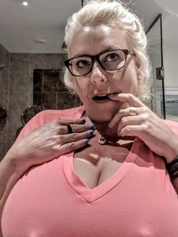 AtomicMayo의 Naughty Grandma