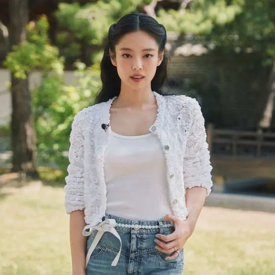 JenlisaToes의 Jennie Kim